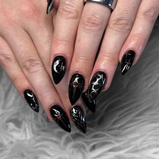 Black stiletto set with white swirl art